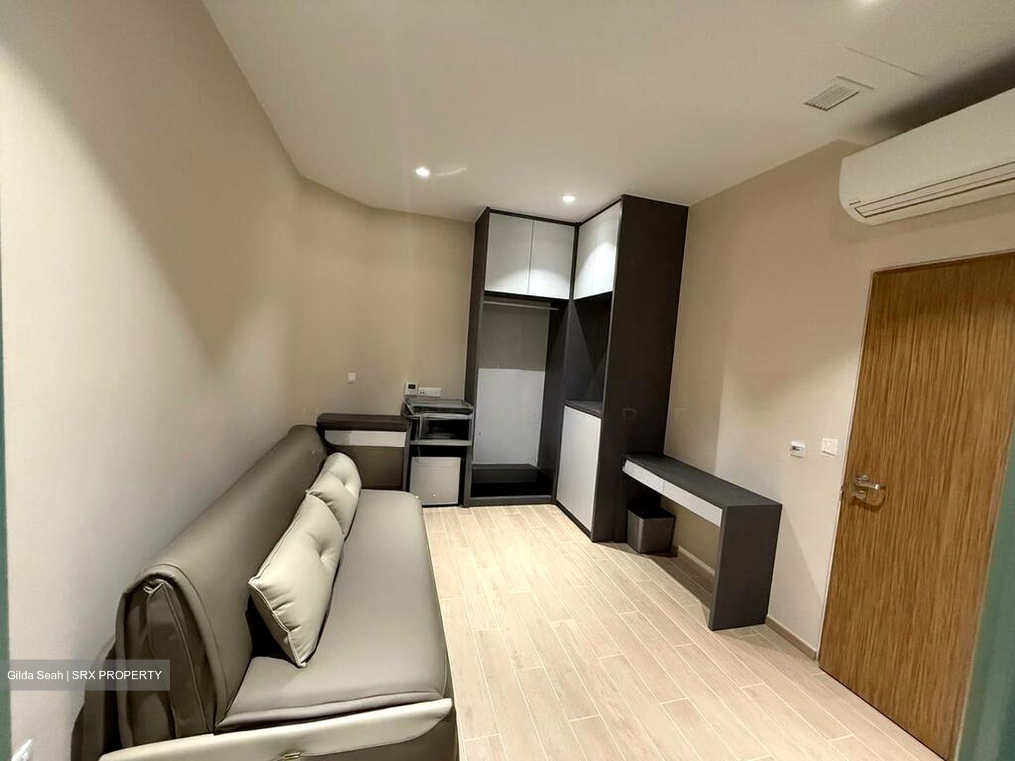 Selegie Road (D7), Office #511387941